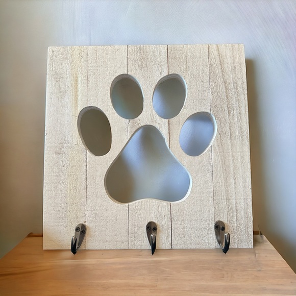 Wooden Paw Print With Hooks - Picture 2 of 2